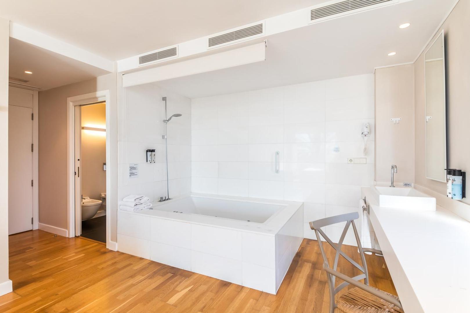 פלאייה פובלה דה פארנאלס Meraki Beach Hotel - Only Adults מראה חיצוני תמונה